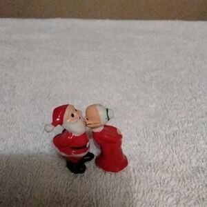1960's Plastic Kissing Santa And Mrs. Claus